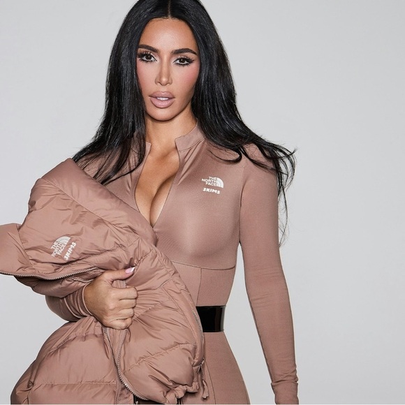 New Skims x The North Face Regina Bodysuit - Picture 5 of 10